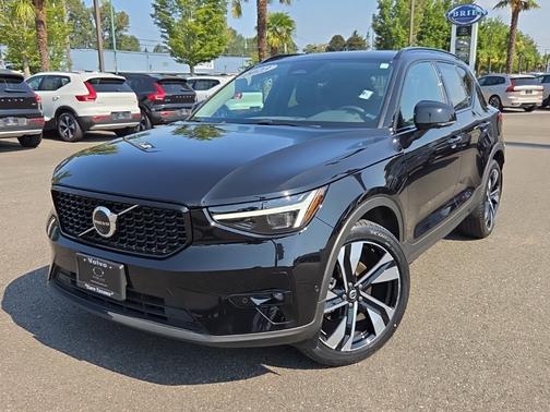 2023 Volvo XC40 Ultimate