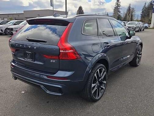 2023 Volvo XC60 B5 Ultimate Dark Theme