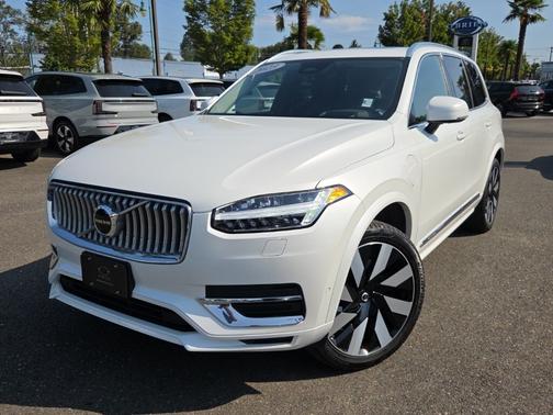 2023 Volvo XC90 Recharge Plug-In Hybrid Ultimate