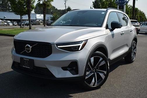 2025 Volvo XC40 Plus