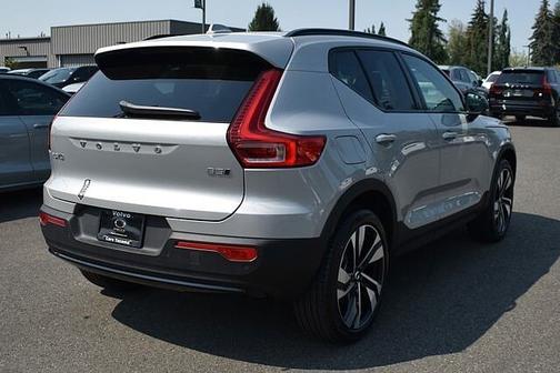 2025 Volvo XC40 Plus