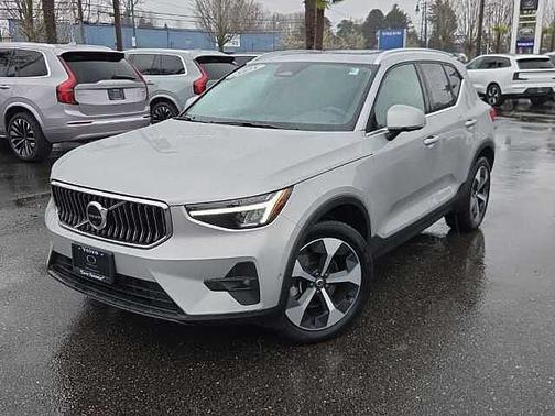 2025 Volvo XC40 Plus