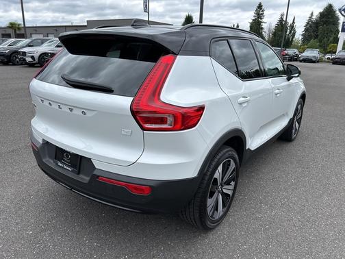 2023 Volvo XC40 Recharge Pure Electric Twin Plus