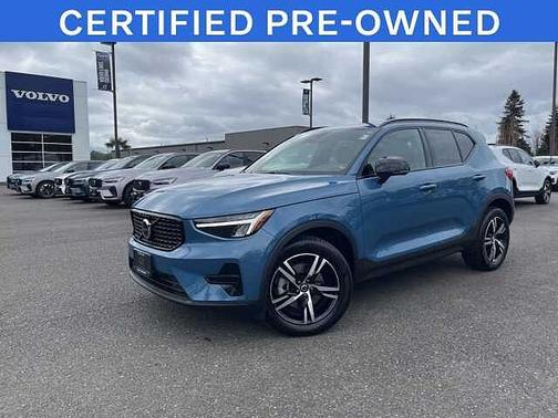 Fjord Blue 2024 Volvo XC40 Core