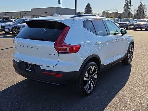 Crystal White 2025 Volvo XC40 Plus