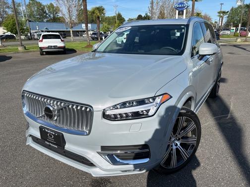 2024 Volvo XC90 B5 Plus