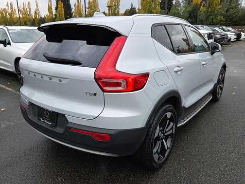 2022 Volvo XC40 Momentum