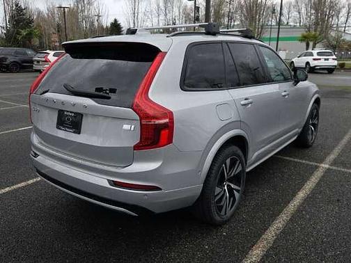 Silver Dawn 2023 Volvo XC90 Plus