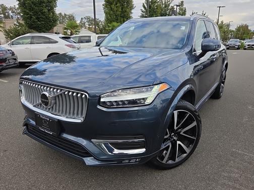 2025 Volvo XC90 B6 Plus 7-Seater