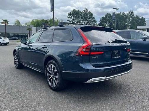 Denim Blue 2025 Volvo V90 Cross Country Plus