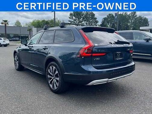 Denim Blue 2025 Volvo V90 Cross Country Plus