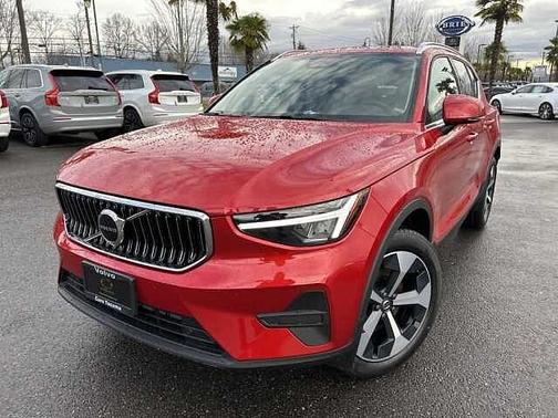 Fusion Red 2025 Volvo XC40 Core