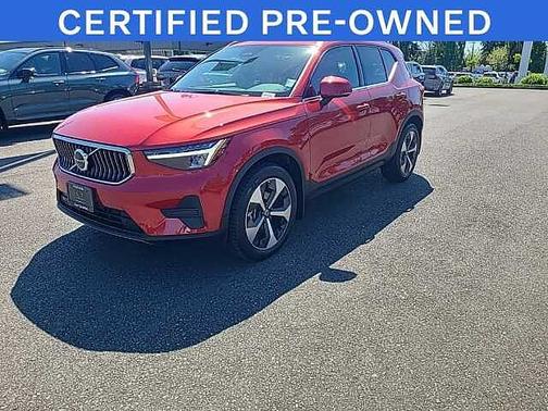 Fusion Red 2025 Volvo XC40 Core