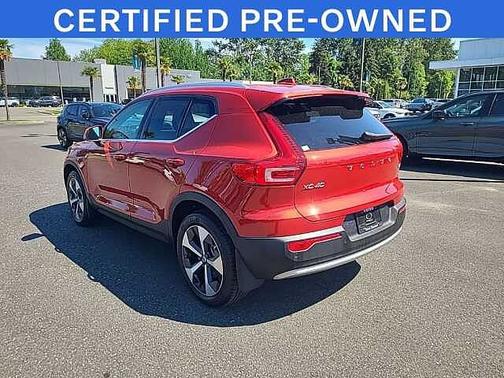 Fusion Red 2025 Volvo XC40 Core