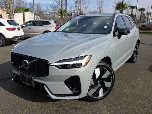 2025 Volvo XC60 Plus