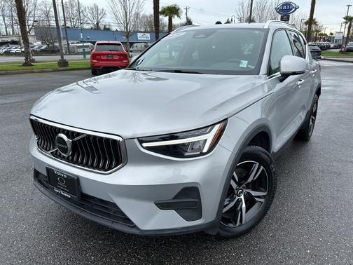 2025 Volvo XC40 B5 Core