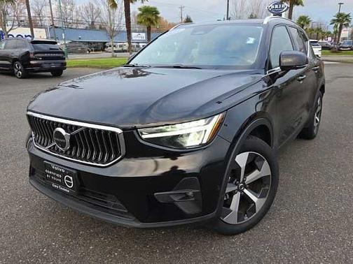 2023 Volvo XC40 Plus