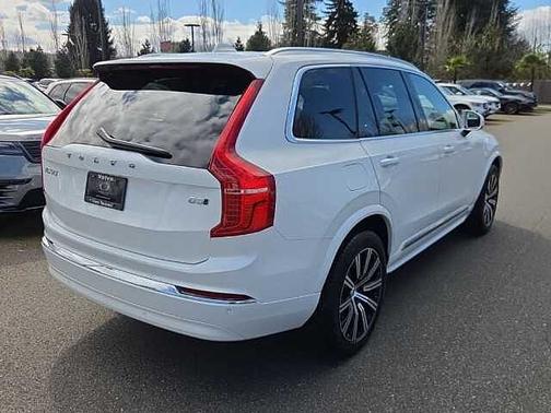 Crystal White 2025 Volvo XC90 Core