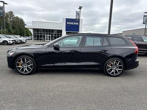 Onyx Black 2024 Volvo V60 Recharge Plug-In Hybrid Polestar