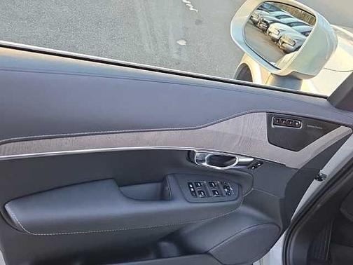 2022 Volvo XC90 T6 Inscription