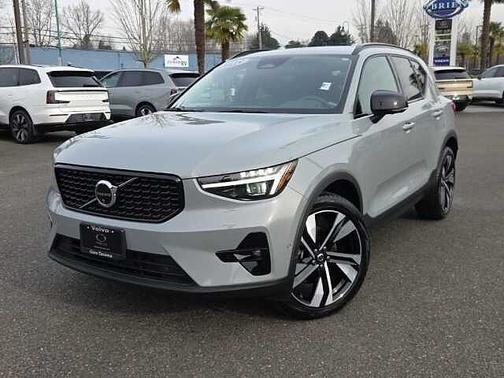 2025 Volvo XC40 Plus