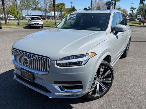 2024 Volvo XC90 B5 Plus