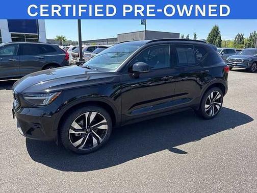 Onyx Black 2025 Volvo XC40 Plus