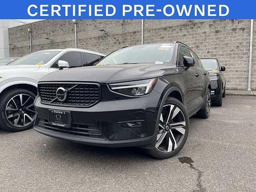 Onyx Black 2025 Volvo XC40 Plus