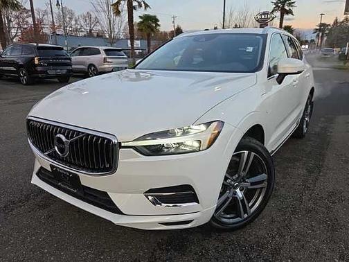 2021 Volvo XC60 T8 Inscription Expression