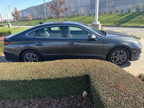 2022 Hyundai SONATA SEL