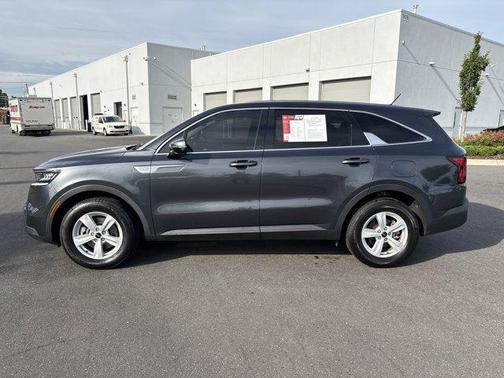 2022 Kia Sorento LX
