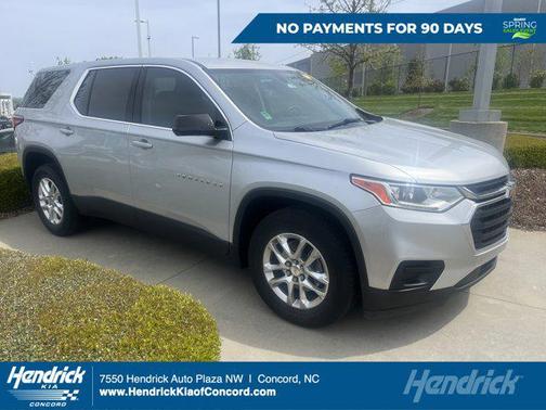 Silver Ice Metallic 2019 Chevrolet Traverse LS