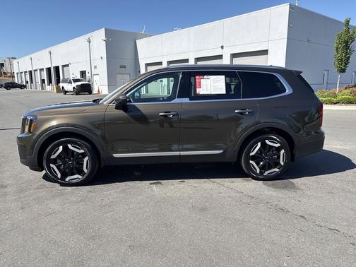 Dark Moss 2024 Kia Telluride S