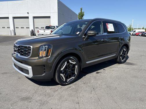Dark Moss 2024 Kia Telluride S