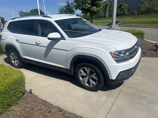 DEEP BLACK PEARL EFFECT 2019 Volkswagen Atlas 3.6L SE w/Technology
