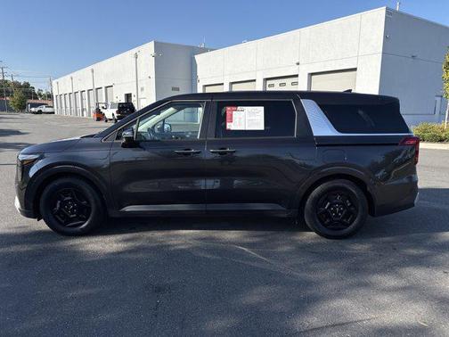 2025 Kia Carnival LXS