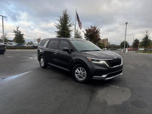 2023 Kia Carnival LX