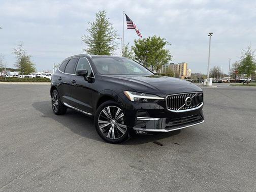 Onyx Black Metallic 2022 Volvo XC60 B5 Inscription