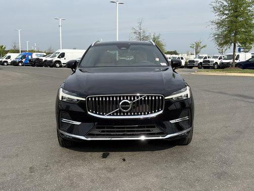 Onyx Black Metallic 2022 Volvo XC60 B5 Inscription