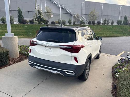 2022 Kia Seltos S