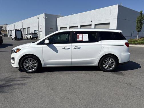Snow White Pearl 2020 Kia Sedona EX