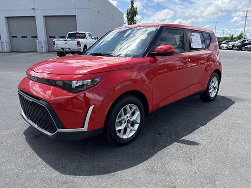 Inferno Red 2025 Kia Soul LX