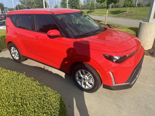 Inferno Red 2025 Kia Soul LX