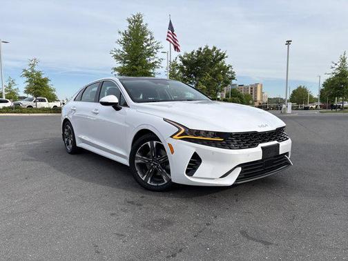 Glacial White Pearl 2022 Kia K5 EX