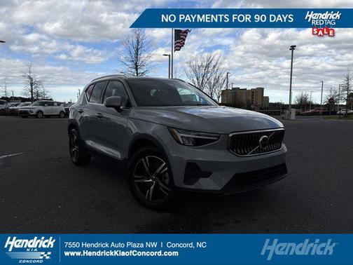 2025 Volvo XC40 B5 Core Bright Theme