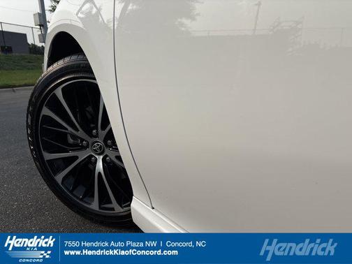 2020 Toyota Camry SE