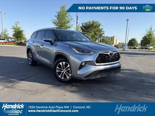 Moon Dust 2021 Toyota Highlander XLE