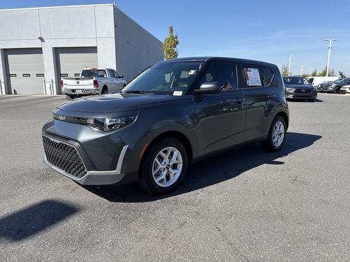 Gravity Gray 2025 Kia Soul LX
