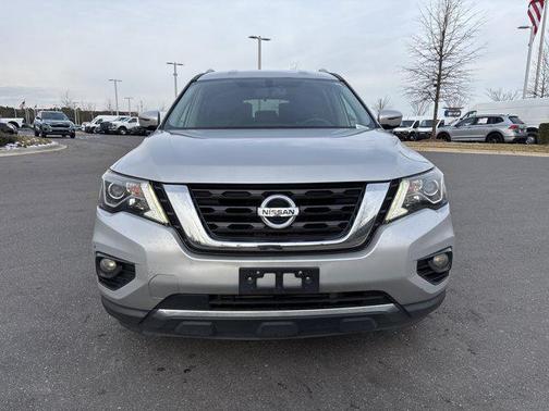 2017 Nissan Pathfinder SV