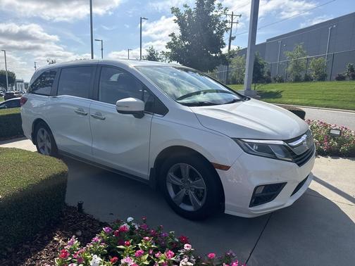 White Diamond Pearl 2019 Honda Odyssey EX-L